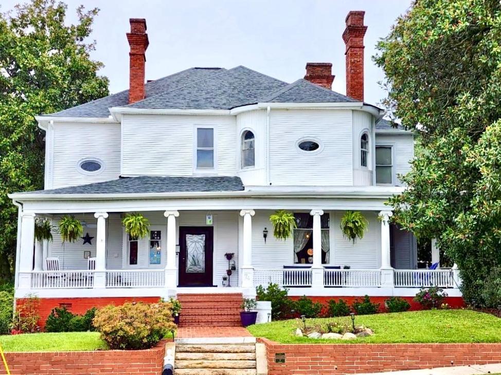Simmons-Bond Inn Bed & Breakfast Toccoa エクステリア 写真