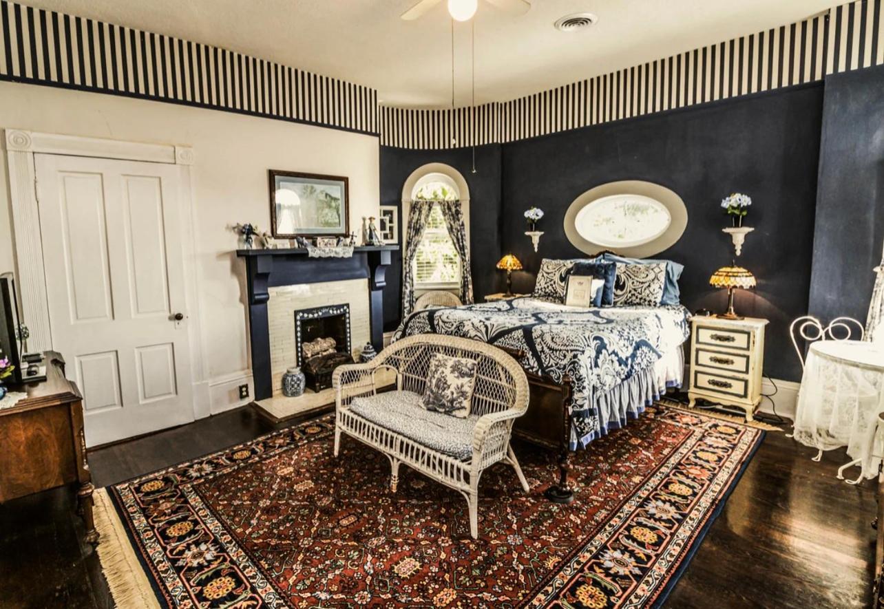 Simmons-Bond Inn Bed & Breakfast Toccoa エクステリア 写真