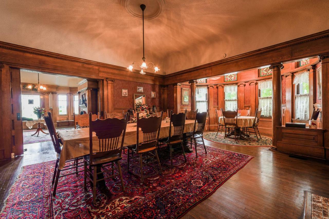 Simmons-Bond Inn Bed & Breakfast Toccoa エクステリア 写真