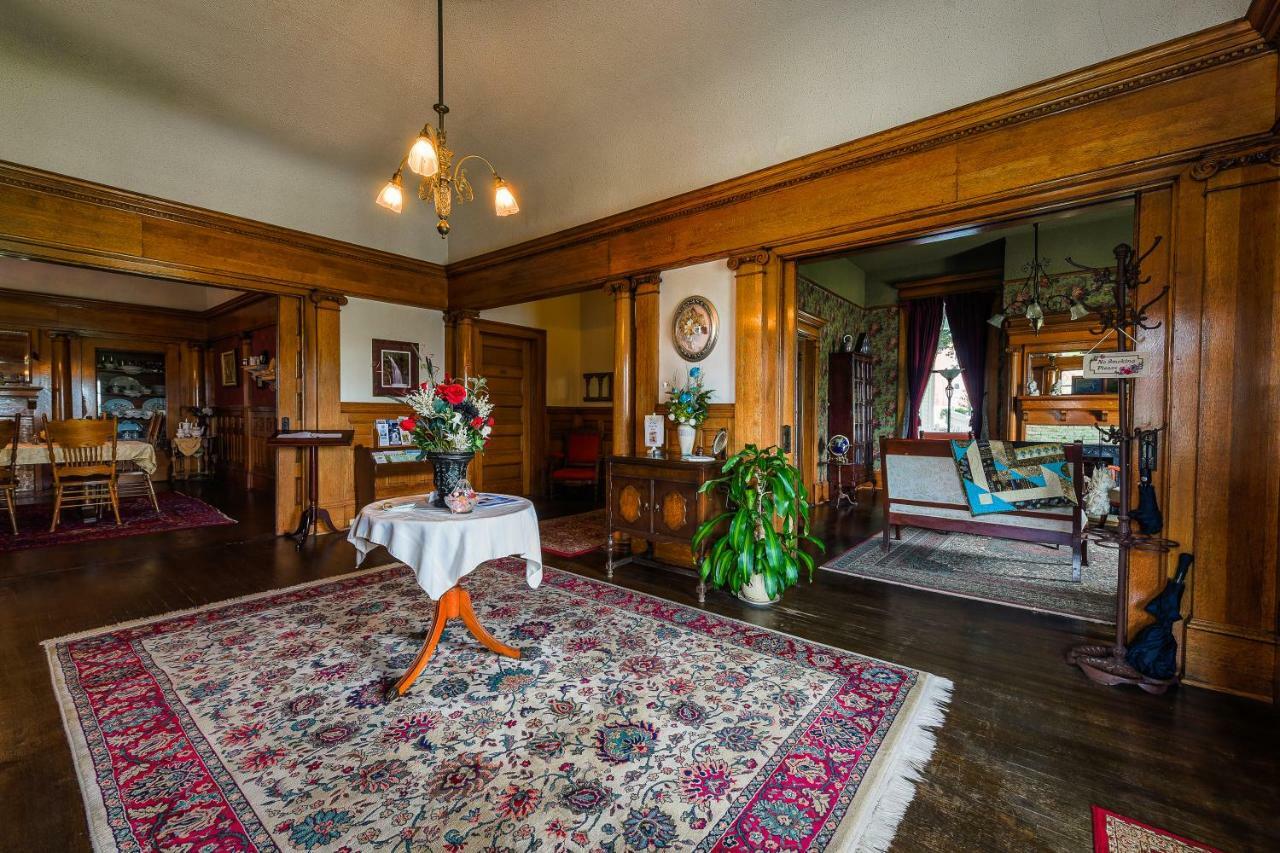 Simmons-Bond Inn Bed & Breakfast Toccoa エクステリア 写真