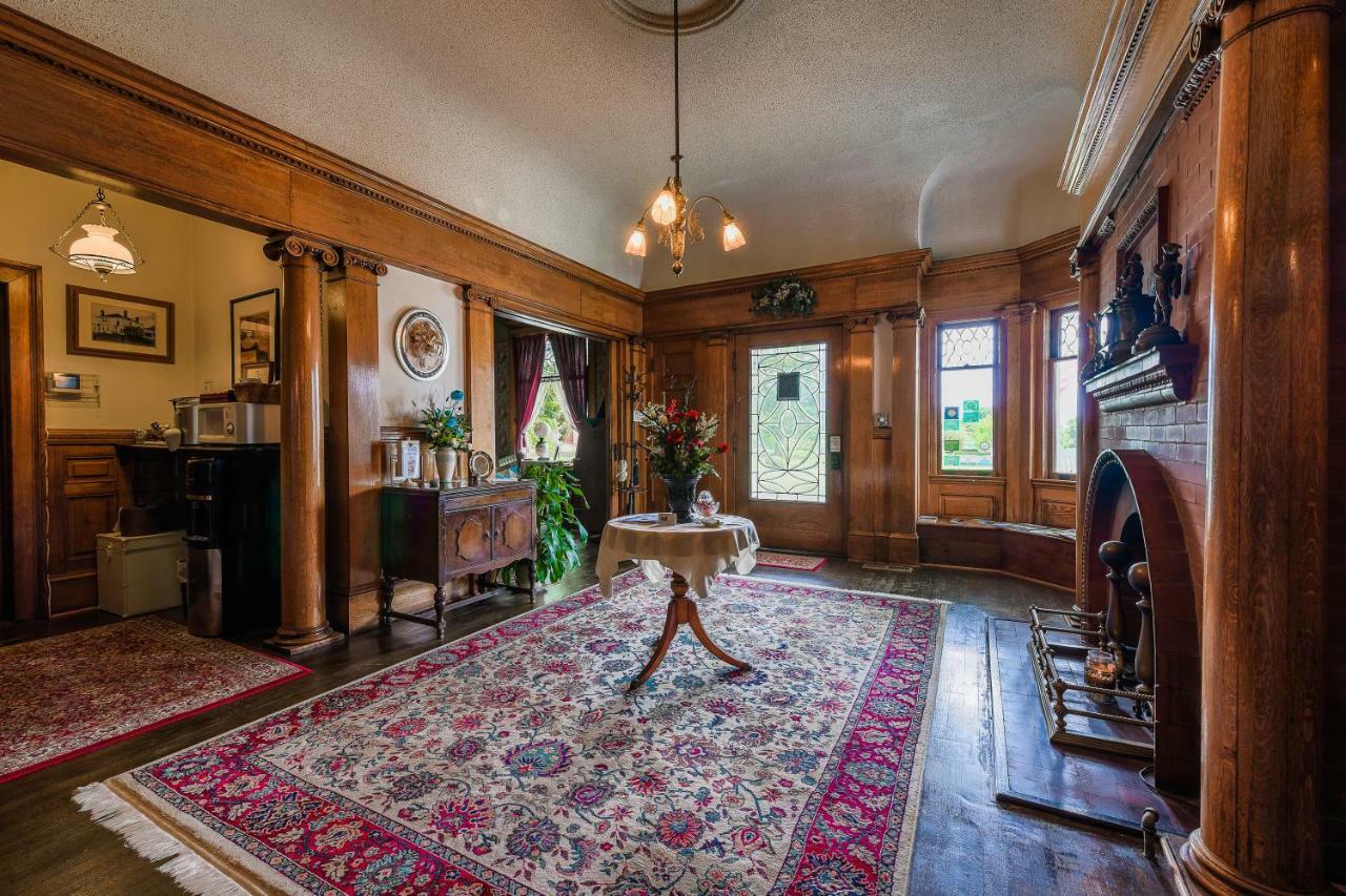 Simmons-Bond Inn Bed & Breakfast Toccoa エクステリア 写真