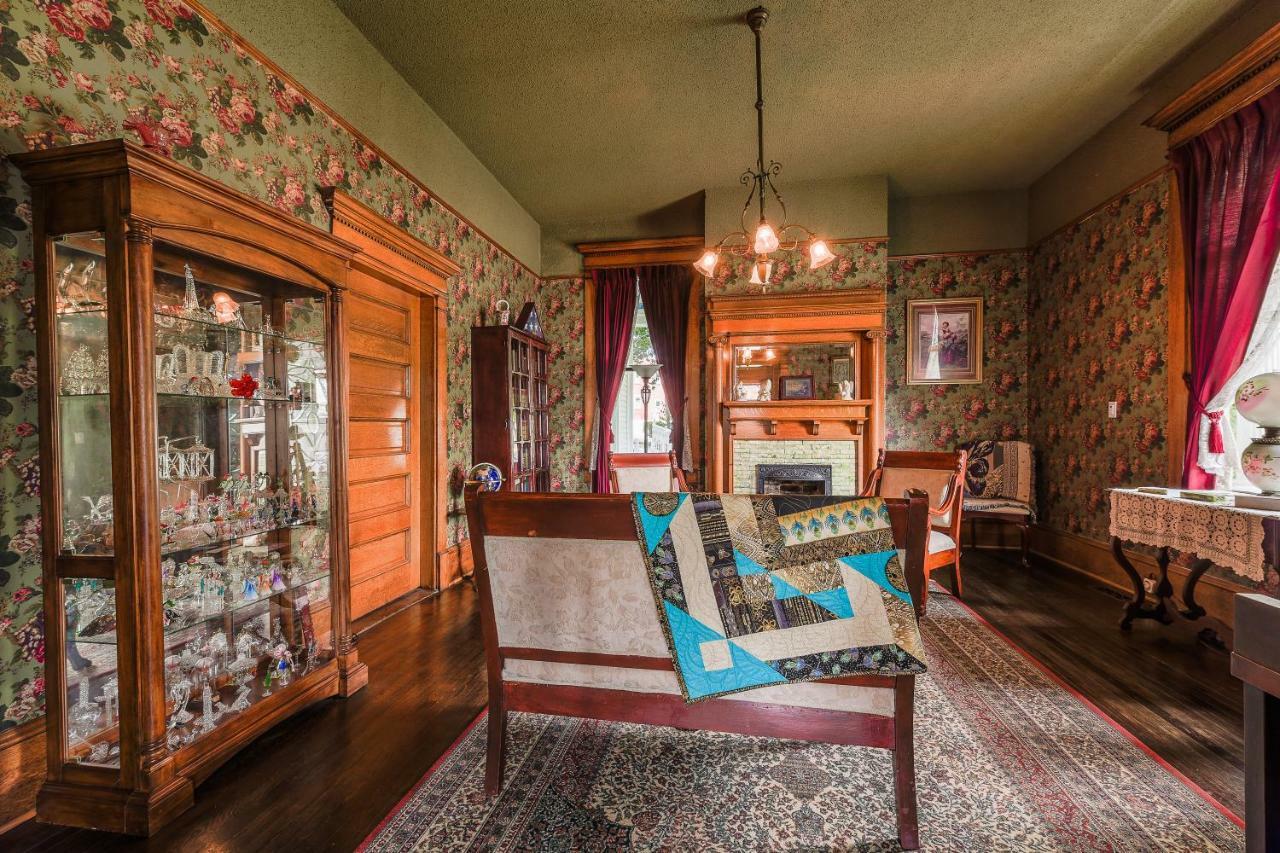 Simmons-Bond Inn Bed & Breakfast Toccoa エクステリア 写真
